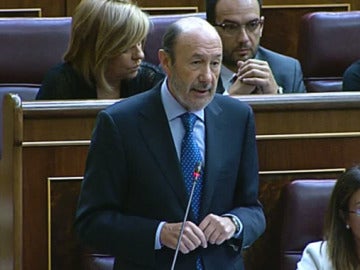 Alfredo Pérez Rubalcaba durante la sesión de control al Gobierno