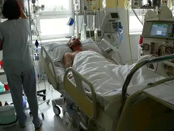 Hombre ingresado por la ingesta de alcohol adulterado en República Checa Hombre ingresado por la ingesta de alcohol adulterado en República Checa