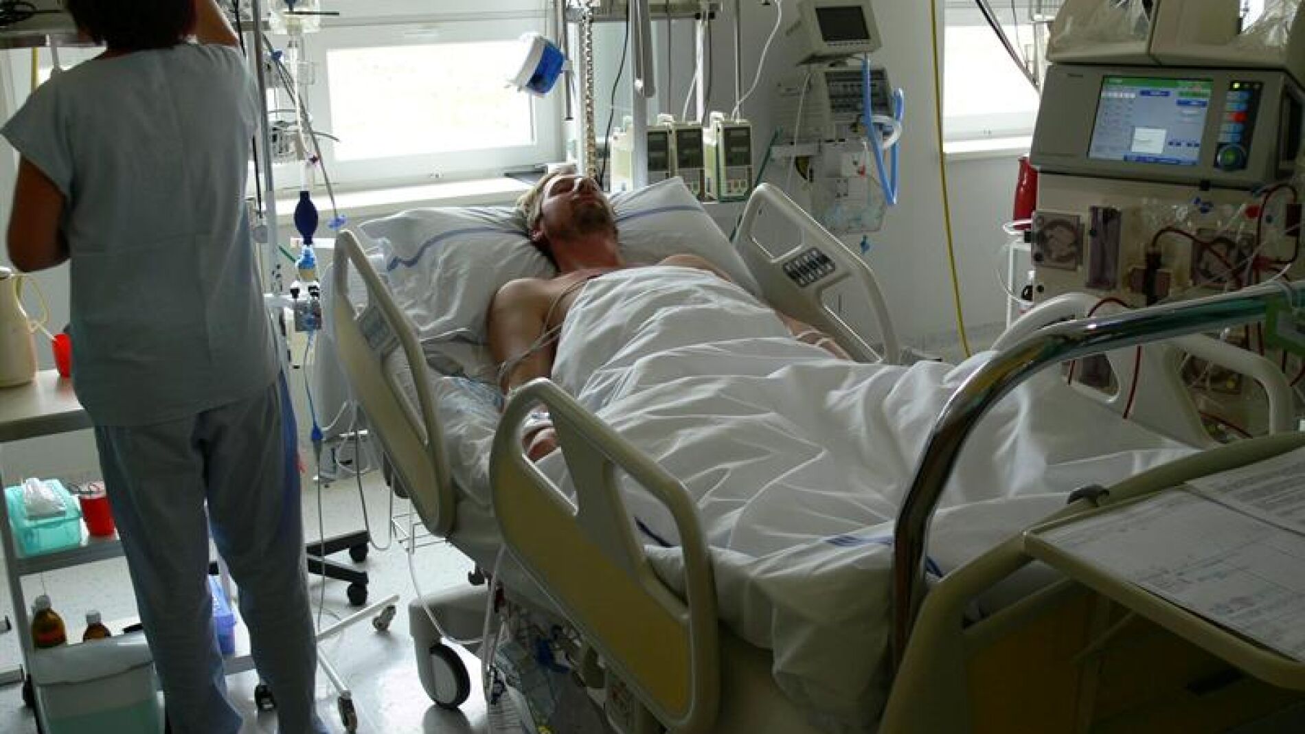Hombre ingresado por la ingesta de alcohol adulterado en Rep&uacute;blica Checa