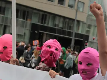 Manifestantes rusos protestan por el mandato de Putin Manifestantes rusos protestan por el mandato de Putin