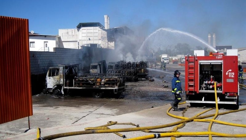 Los camiones calcinados en Vicalvaro