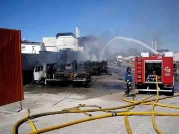 Los camiones calcinados en Vicalvaro