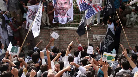 La policía afirma que decenas de agentes fueron heridos en las protestas La policía afirma que decenas de agentes fueron heridos en las protestas