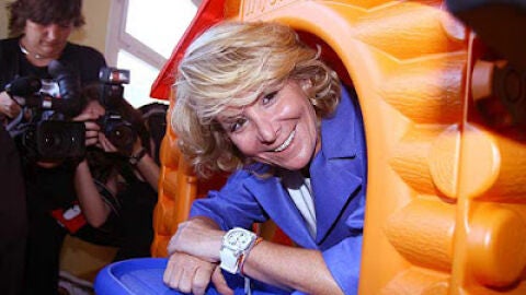 Esperanza Aguirre muestra su lado m&aacute;s infantil