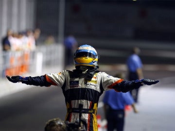 Alonso ganó en Singapur con Renault en 2008