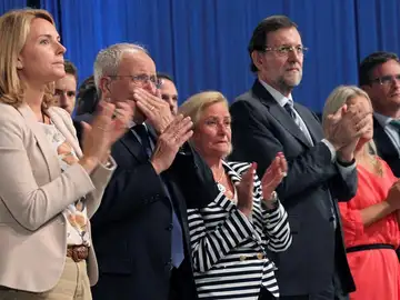 Rajoy junto a los padres y la hermana de Miguel Ángel Blanco Rajoy junto a los padres y la hermana de Miguel Ángel Blanco