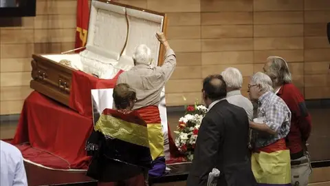 Capilla ardiente de Santiago Carrillo Capilla ardiente de Santiago Carrillo