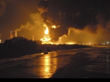Controlado el incendio a causa de un rayo en una refinería venezolana