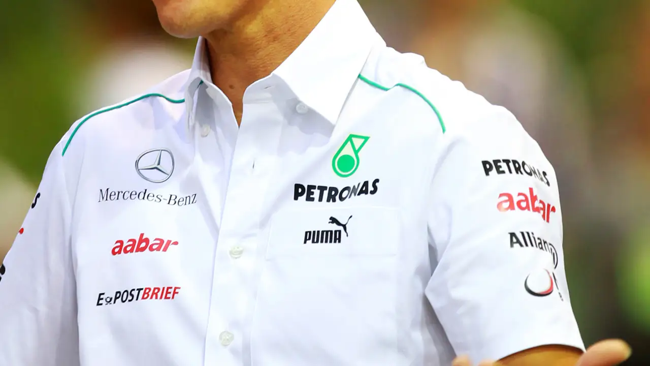 Schumacher, caminando por Singapur