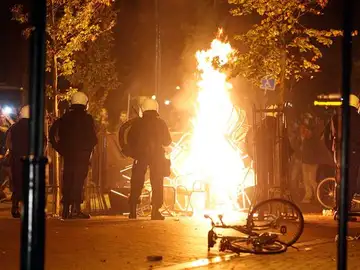 La fiesta terminó con disturbios La fiesta terminó con disturbios