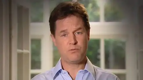 Nick Clegg pide perdón por incumplir una promesa electoral Nick Clegg pide perdón por incumplir una promesa electoral