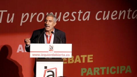 El diputado de IU Gaspar Llamazares, durante su intervenci&oacute;n en la asamblea constituyente de Izquierda Abierta