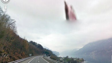 Google Maps 'encuentra' a Dios en el cielo de Suiza