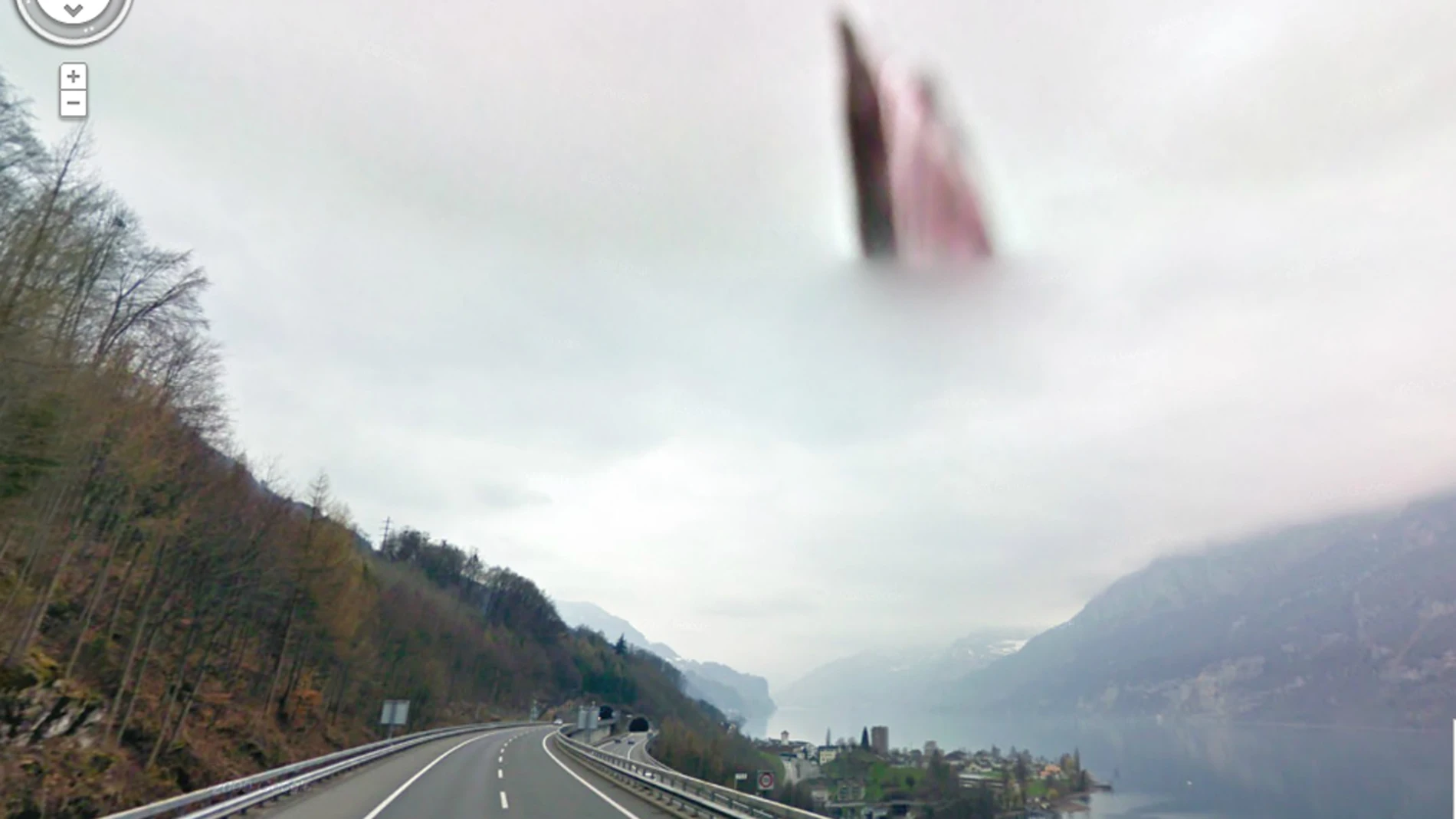 Google Maps encuentra a Dios en el cielo de Suiza Google Maps encuentra a Dios en el cielo de Suiza