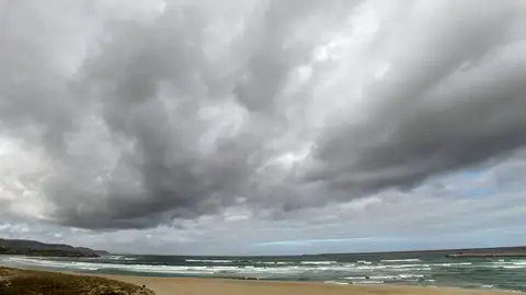 El otoño llega con lluvia, viento y bajada de las temperaturas El otoño llega con lluvia, viento y bajada de las temperaturas