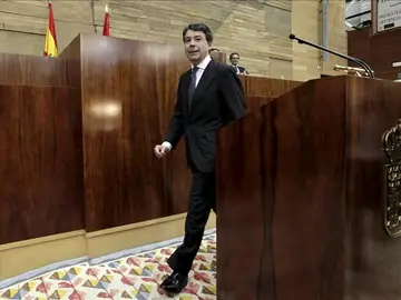 Ignacio González agradece el servicio de Esperanza Aguirre con los ciudadanos Ignacio González agradece el servicio de Esperanza Aguirre con los ciudadanos