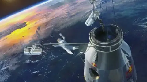 Un austriaco realizará un salto record desde la estratosfera de 36. 576 metros Un austriaco realizará un salto record desde la estratosfera de 36. 576 metros