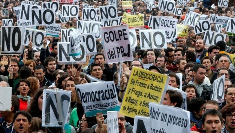 Miles de personas se manifiestan frente al Congreso