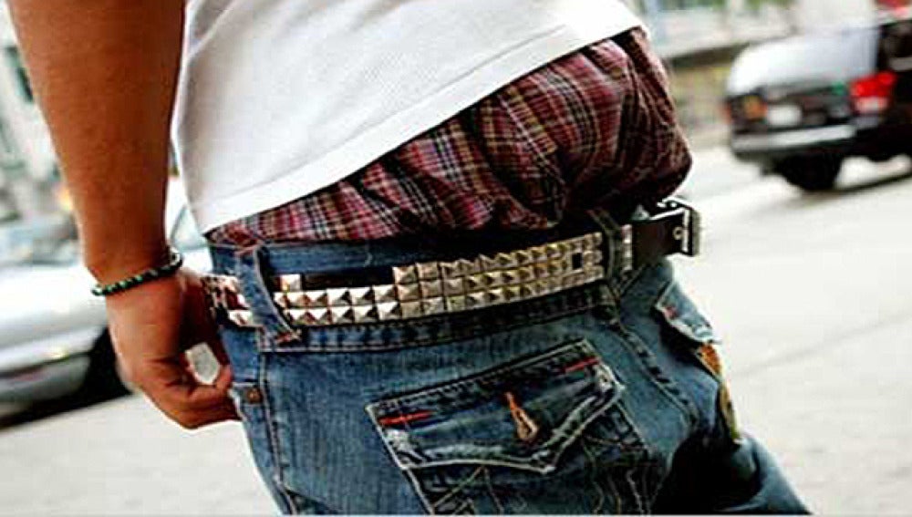 Moda de los pantalones caídos