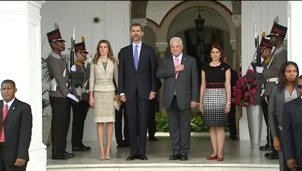 El príncipe Felipe apoya la presencia de las empresas españolas en Panamá
