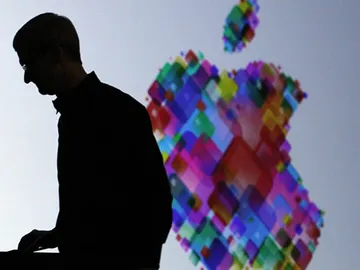 Tim Cook teclea durante la presentación de Apple Tim Cook teclea durante la presentación de Apple