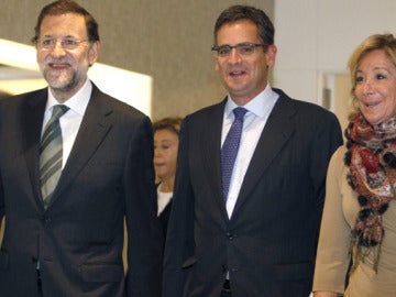 Esperanza Aguirre, junto a Basagoiti y Rajoy