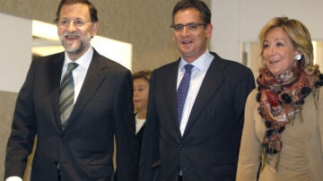 Esperanza Aguirre, junto a Basagoiti y Rajoy