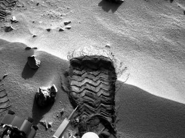 Primera huella del Curiosity en Marte