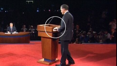 &iquest;Utiliza Romney una chuleta en el debate electoral?