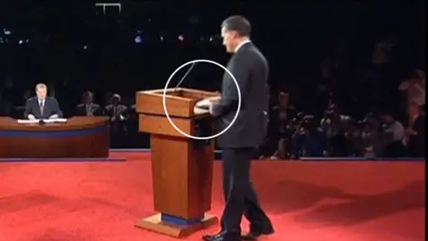 ¿Utiliza Romney una chuleta en el debate electoral? ¿Utiliza Romney una chuleta en el debate electoral?