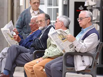 Un grupo de pensionistas Un grupo de pensionistas