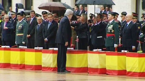 Condecoraci&oacute;n a Jos&eacute; Manuel Lara