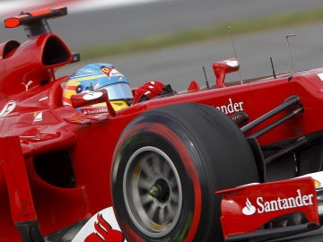 Alonso, de cerca en su Ferrari