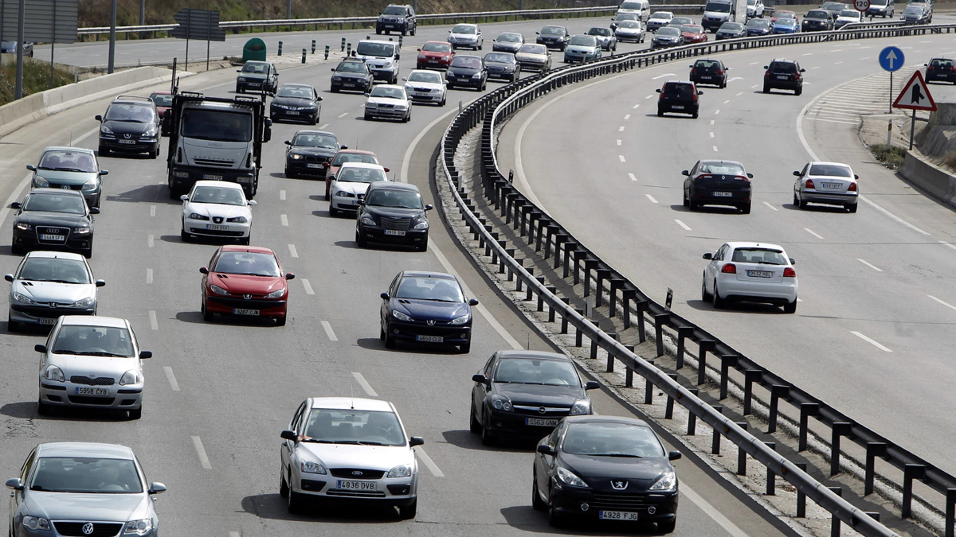 Primeras retenciones en los accesos a Madrid Primeras retenciones en los accesos a Madrid