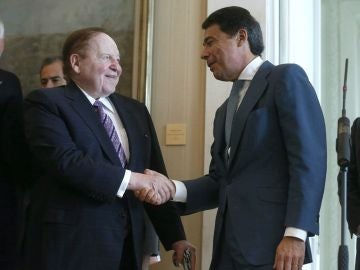 Adelson con Ignacio González, presidente de la Comunidad de Madrid
