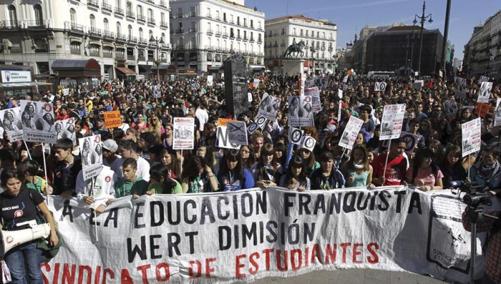 cabecera de la manifestación se estudiantes en Madrid