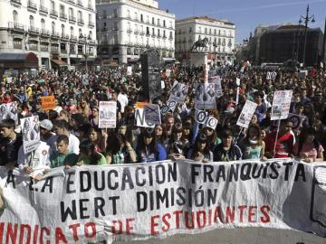 cabecera de la manifestación se estudiantes en Madrid