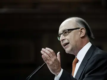 El ministro de Hacienda, Cristóbal Montoro, interviene en el Congreso El ministro de Hacienda, Cristóbal Montoro, interviene en el Congreso