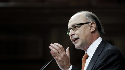El ministro de Hacienda, Crist&oacute;bal Montoro, interviene en el Congreso