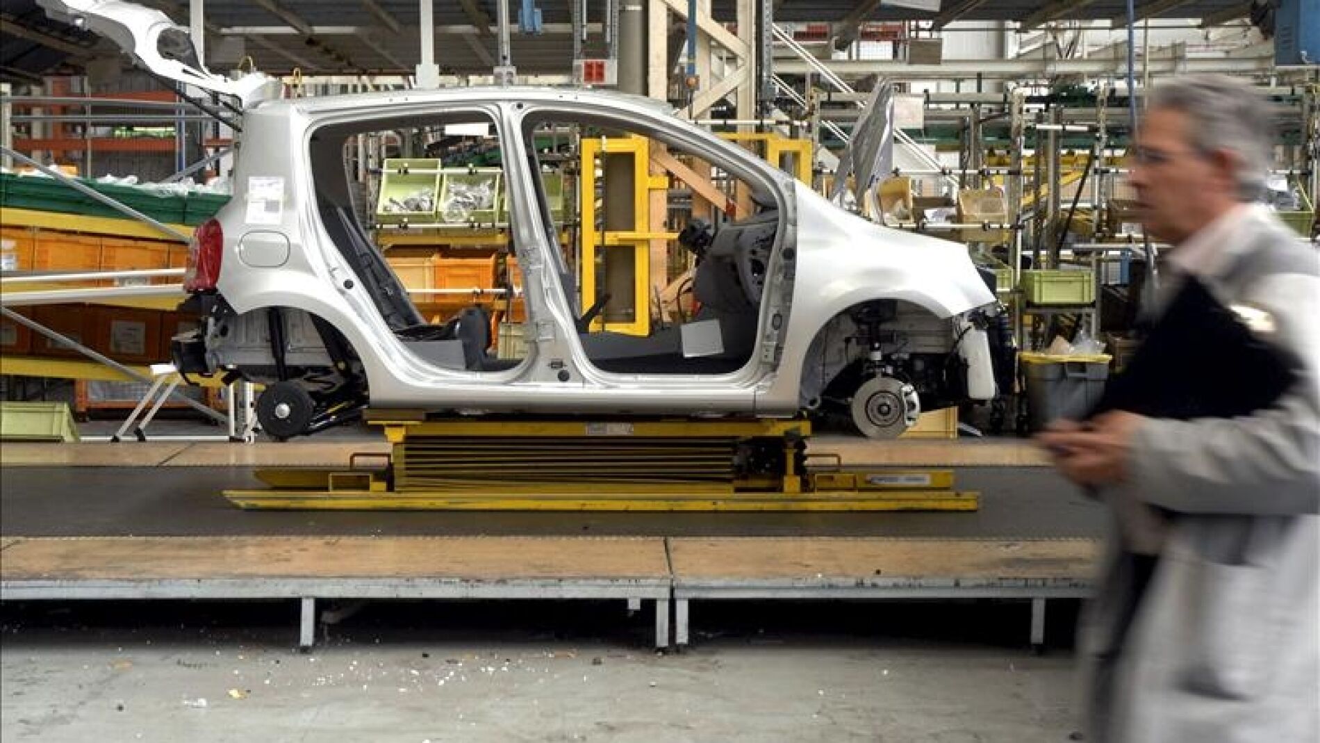 La econom&iacute;a espa&ntilde;ola cae el 0,3 por ciento entre julio y septiembre, seg&uacute;n el INE