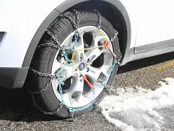 Las cadenas y la nieve Las cadenas y la nieve