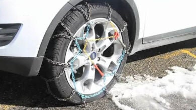Más del 60% de los conductores desconoce cómo colocar las cadenas para nieve