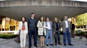 La portavoz parlamentaria del PSOE, Soraya Rodríguez (3i),  diputado socialista Eduardo Madina (2i), el portavoz de IU, José Luis Centella (3d), el de ICV, Joan Coscubiela (2d) y Chesús Yuste.