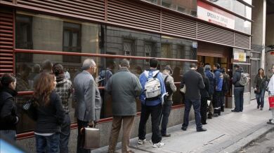 El BBVA prevé una caída económica del 1,4% y una tasa de paro del 26,1% en 2013