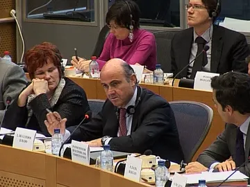 De Guindos ante la comisión de Economía del Parlamento Europeo De Guindos ante la comisión de Economía del Parlamento Europeo