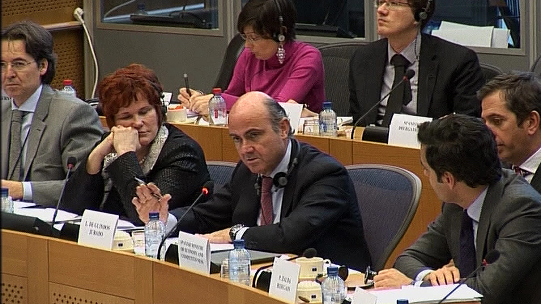 De Guindos ante la comisión de Economía del Parlamento Europeo De Guindos ante la comisión de Economía del Parlamento Europeo