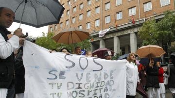 Trabajadores del Hospital Universitario de La Princesa de Madrid protestan