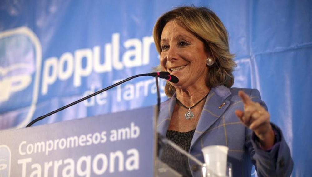 Esperanza Aguirredurante un acto de campaña del PPC en Segur de Calafell