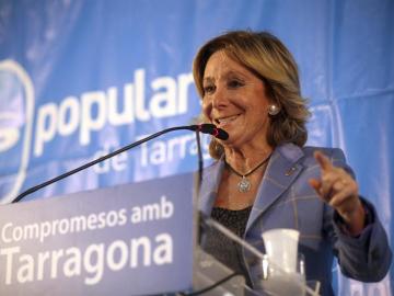 Esperanza Aguirredurante un acto de campaña del PPC en Segur de Calafell