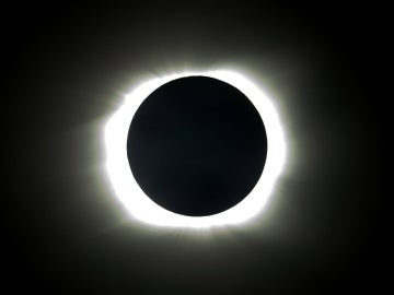 Imagen de un eclipse total de sol
